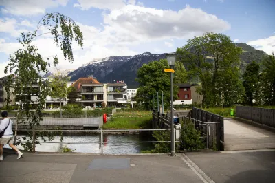 Nimbuzzz Apartments Hotels near Neuhaus Manor Farm AG