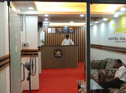 3. 호텔 골든 버드..