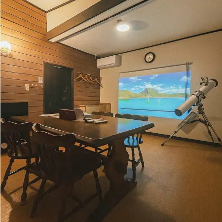 Private hot spring! Private house! Free movie!