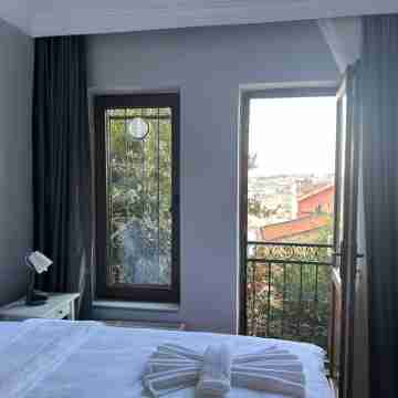 Ozcans Sururi Pera Flats 2 Rooms