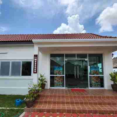 HOUSTAR POOL VILLA Hotel Exterior