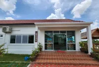 HOUSTAR POOL VILLA Hotels near Buddha Park (Wat Xieng Khouane Luang)