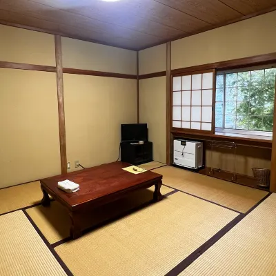 Guesthouse PAW Hotels near Togakushi Kagamiike