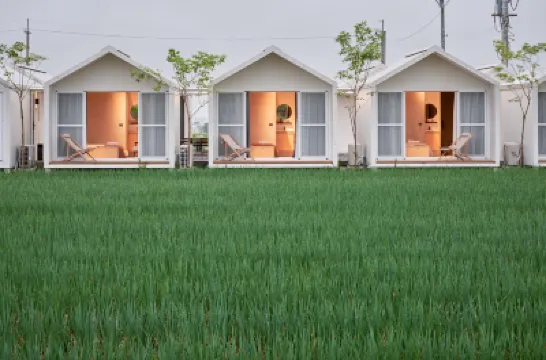 Sunwild BnB Hotels in Sanxing Township