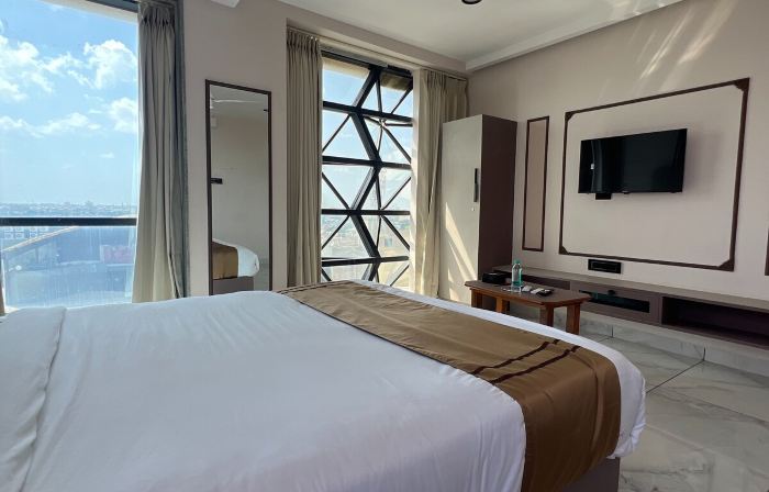 Click Hotel Royal Pearl, Galenda, Dahej