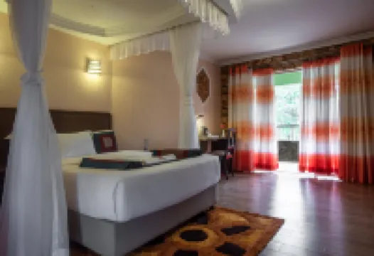 COMFORT GARDENS SWEETWATERS