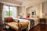 Private villa Central Bangkok, Skytrain, 3 Malls, 5 Bedrooms, Garden BBQ - Villaer