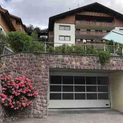 Apartment Arnica Hotel Exterior