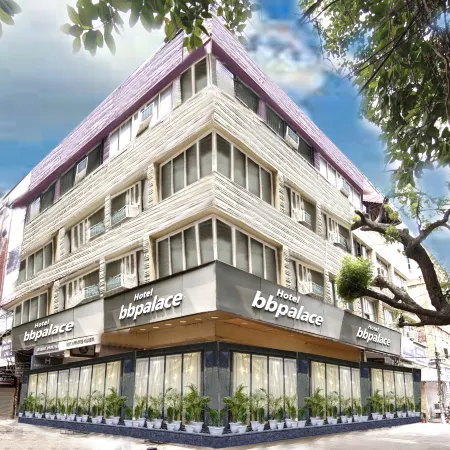 The Signature by Hotel BB Palace Отели рядом с достопримечательностью «Кароль Баг»