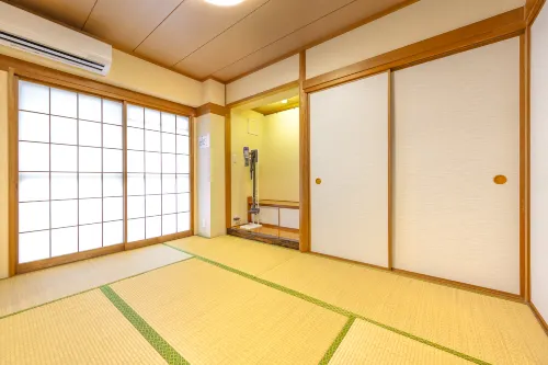 11-min Walk to Kawasaki Sta | Spacious 103㎡ 3LDK | Sleeps 12 | Haneda & Tokyo Access | 801 - Condos