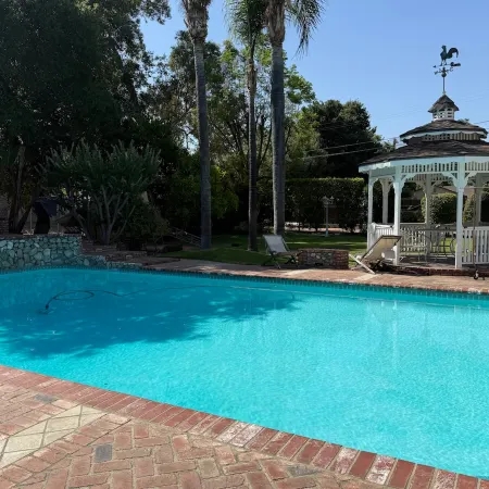 Master room w/ Pool big yard one parking