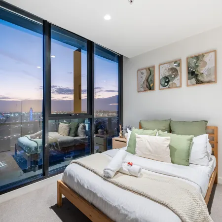 Sunset Life in Melbourne | 2BR/2BA + Pool & Sauna