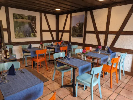 Hotel Eremitage Отели в г. Эш