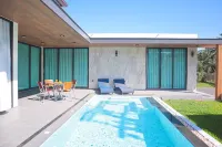 Villa Nadsuree Ao-Nang Luxury Modern House