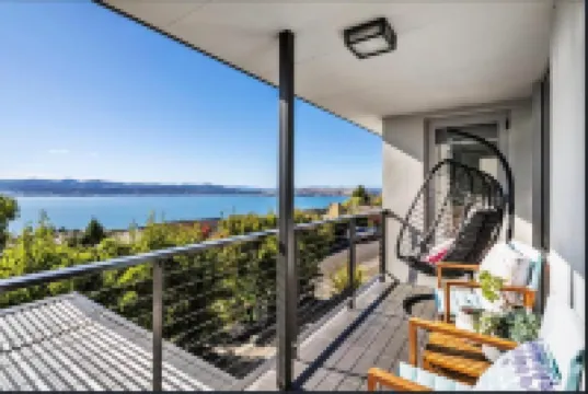 Nicolas Escape panoramic views luxury and space