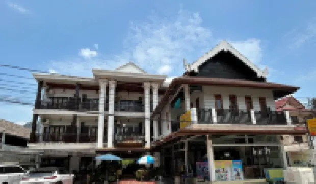 โดมอน ริเวอร์ไซด์ โฮเทล โรงแรมใน