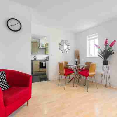 2-BR London Oasis in Woolwich Others