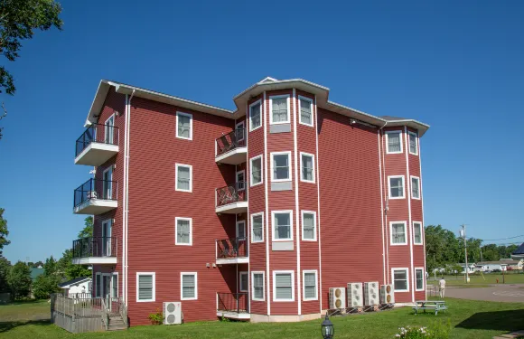 聯斯河屋旅館及小屋