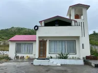 Kisan農舍 | 寧靜的兩卧室別墅，帶私人泳池和花園，山坡住宿 - 別墅