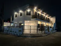 Casa Leveria Unit 2 w/ Patio (Inquire Parking Availability) Hotel in zona MCGI Imus, Cavite