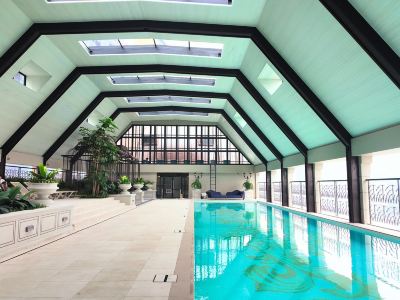 Paxtonz Urban Luxe Walk to Mall Free WiFi and Pool
