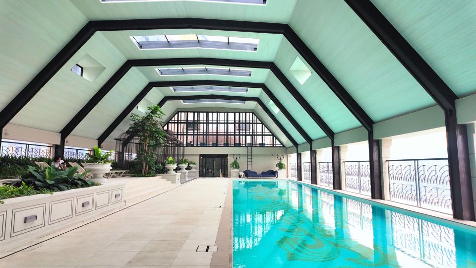 Paxtonz Urban Luxe Walk to Mall Free WiFi and Pool