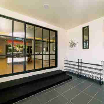 De Romance Grand Villa 5BR Hotel Exterior