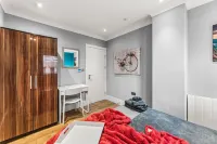 Spacious 2 Bedroom Riverside Home | Welsh Back