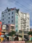 Kinh Bac Hotel Hotels near Dam Sen Park