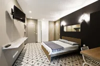 Via ROMA 52 Large Apartament (up to 8)