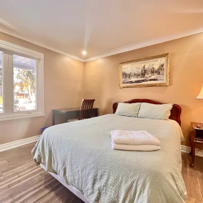 Upgraded Ensuite Rooms 7-min to Subway Near Downsview Rogers Stadium Hôtels à proximité de : North York Centennial Centre