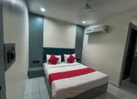 Hotel Satyam - parking