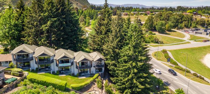 Ride Base Wanaka Apartments Hotels in Wanaka
