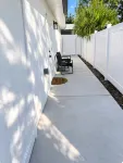 Ensueño Luxury | 2BR • Near Busch Gardens & USF - parkir