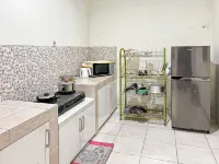 Large Villa 3BR Cieumbuleuit near PVJ & Cihamplas
