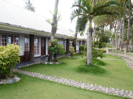 Estaca Bay Gardens Conference Resort powered by Cocotel Отели рядом с достопримечательностью «Багакей Пойнт Лайтхаус»