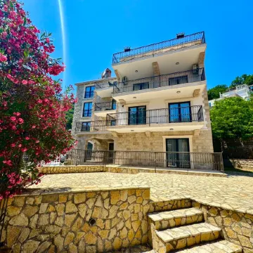 Sunny Bay Apartments