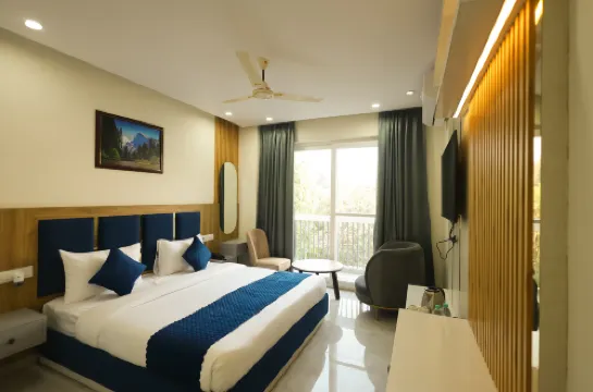 รูทส์ แอนด์ พีคส์