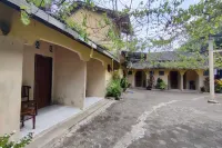 OYO 95108 Nareswari Homestay Syariah - parkir