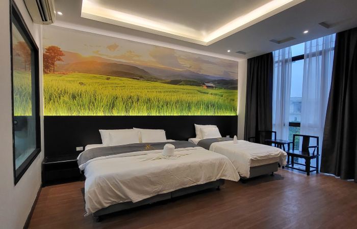PICKLE HOTEL