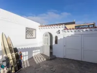 Surf-Check House - 3 min walk to the Beach Hotels in Comarca Este