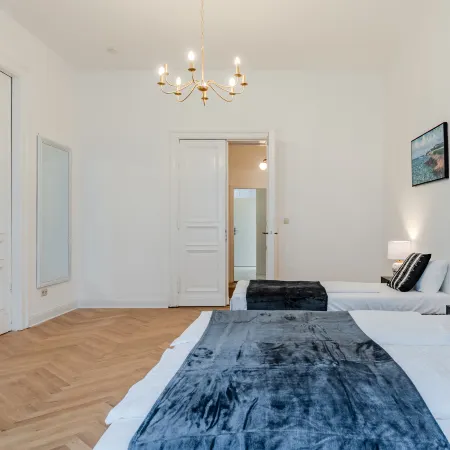 Grand Living Apartment 150m2  10 Guests 2 Bathrooms Kurfürstendamm