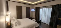 ลัดดา การ์เด้น โฮม - บูติค