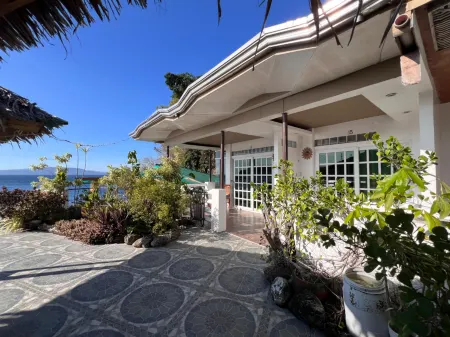 Super diving and tinas reef divers