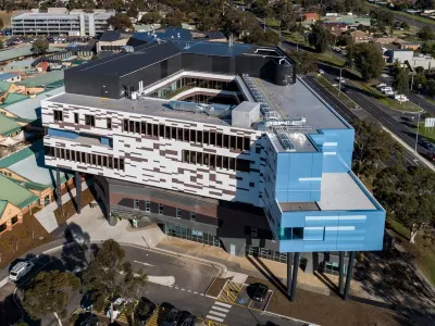 Beachfront Apt at Quay Boulevard Hotel dekat Werribee Open Range Zoo