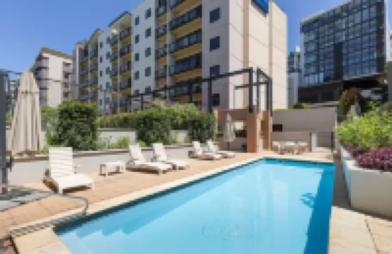 Mounts Bay Stay 2 Bedroom Apt - Kings Park - Free Parking