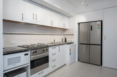 Mounts Bay Stay 2 Bedroom Apt - Kings Park - Free Parking