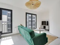 Elegant Appt - 2BDR/6P - Near Paris & La Défense Hotels in Suresnes