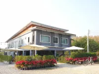 Ban-Kaeng Resort Hotels in Chiang Khan District