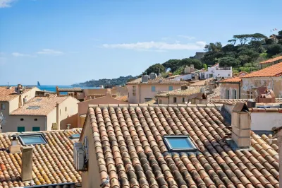 Charming apartment - AC 2BR- 4P - Saint-Tropez Hotels near Gendarmerie Nationale
